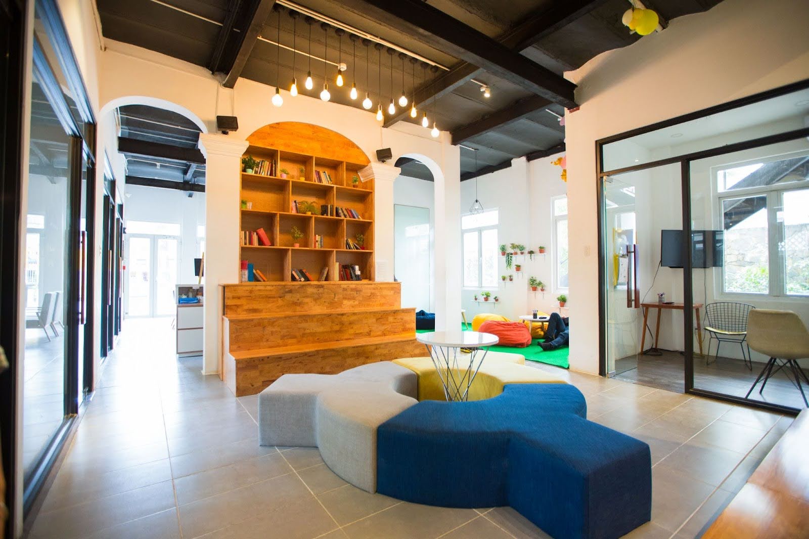 247 Accessible Reception Zones