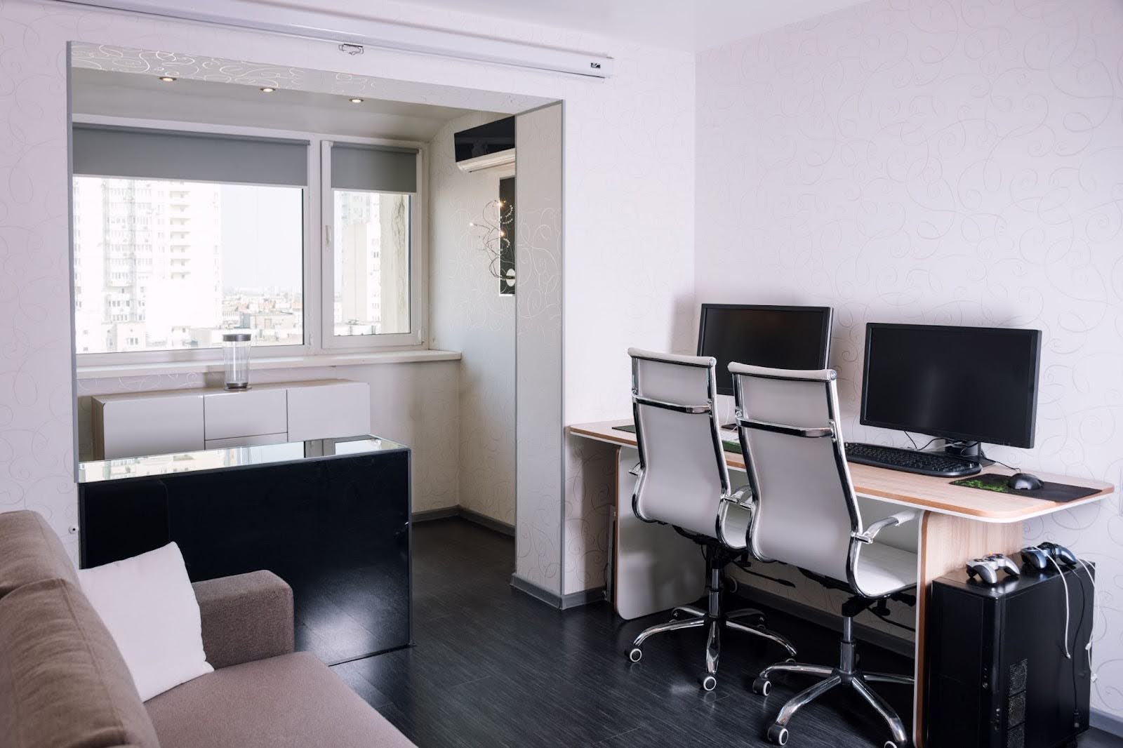 Brand-Customizable Private Offices