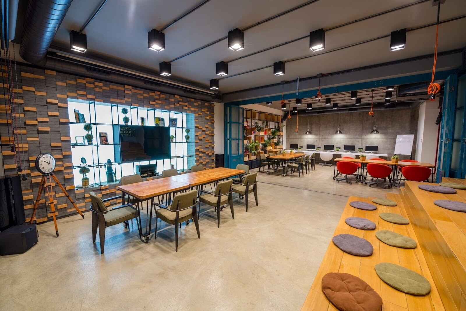 Multi-Purpose Rooms for Flexible Workspaces